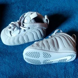 Nike lil' posite one